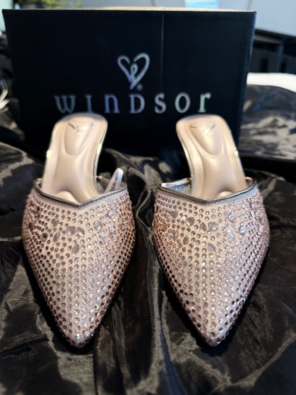 Windsor Women Slides Low Heels Beaded Rose Gold Chrome Shoes Size 6.5 NEW